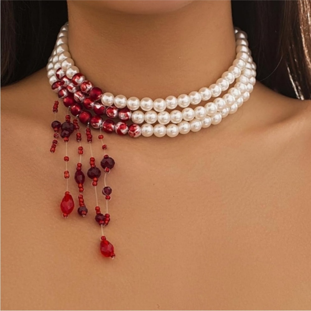 Dripping blood pearl necklace ❤️🤍